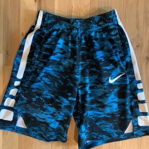 Nike Elite boys short size medium.